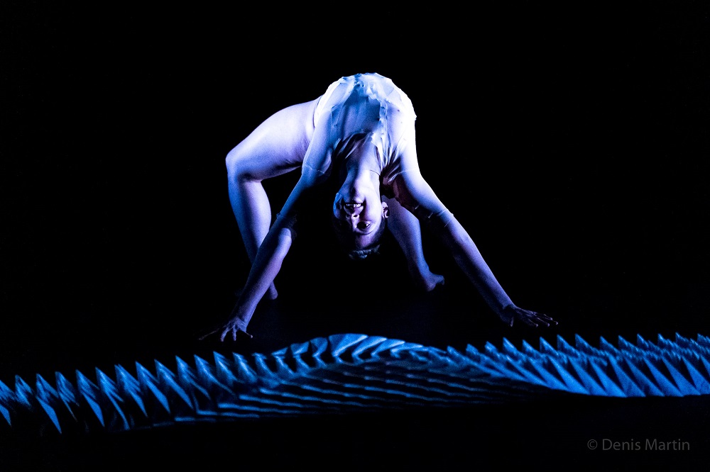 Dancer Bettina Szabo + kinetic sculpture in Petrikor Danse's Habitat at Edinburgh Fringe