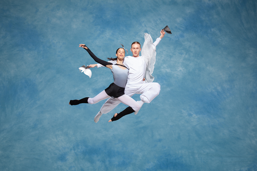Xenia Aidonopoulou to present world premiere of family show Skydiver at Dance Umbrella Festival
