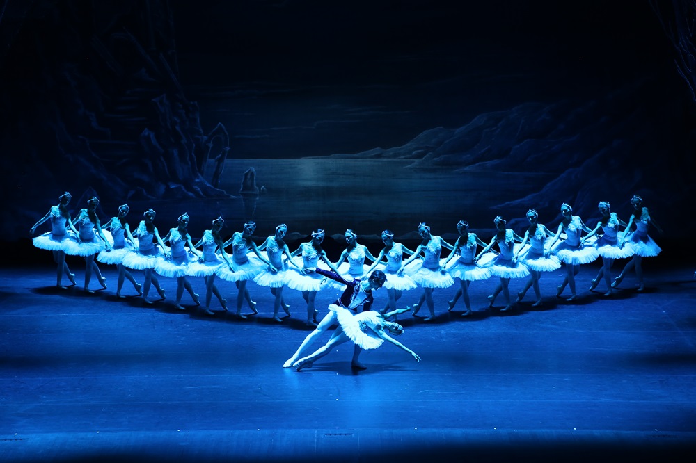 State Ballet of Georgia brings Swan Lake to the London Coliseum in Summer 2024